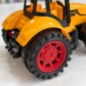 Tractor de jucărie cu inerție pentru mici fermieri