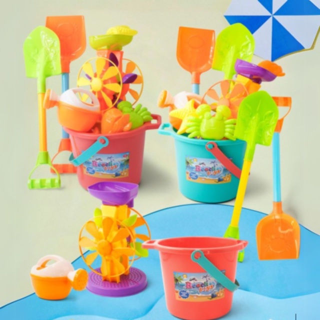 Set Mare de Jucării pentru Plajă cu Găletușă, Rotiță de Apă, Ustensile și Forme Marine (culoare aleatorie)