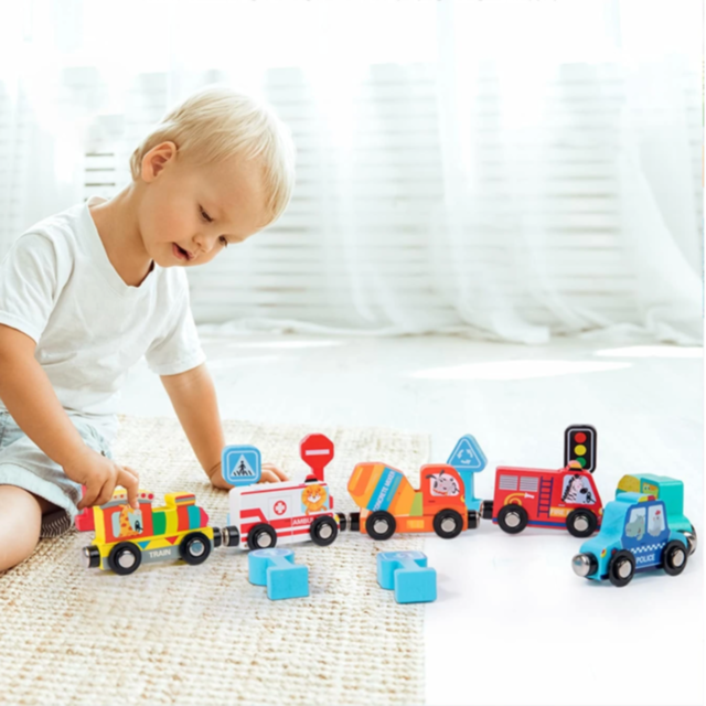 Set Magnetic de Vehicule de Urgență și Semne de Circulație din Lemn