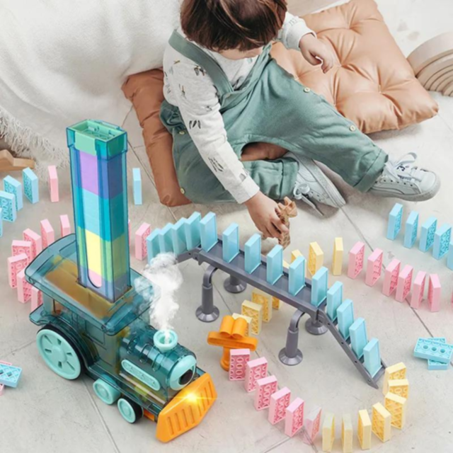 Tren Domino cu Locomotivă cu Aburi și Lumină