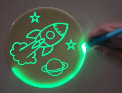 Set creativ „Desenează cu Lumină” – Artă magică în întuneric | image