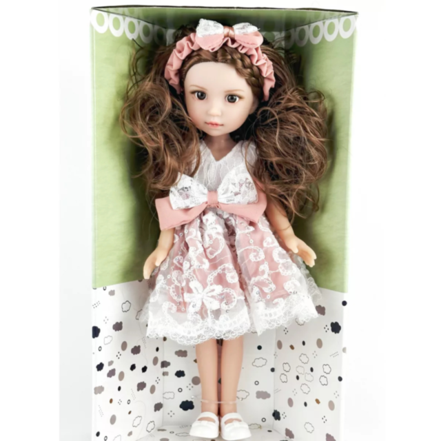 Păpușă Elegantă cu Rochie din Dantelă și Fundă Roz – 35 cm