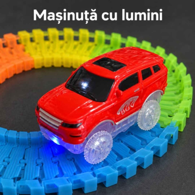 Pistă auto flexibilă fosforescentă cu mașinuță luminoasă inclusă