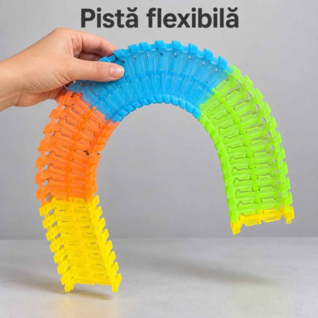 Pistă auto flexibilă fosforescentă cu mașinuță luminoasă inclusă