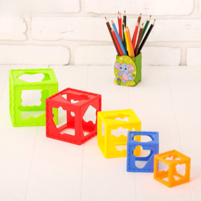 Cuburi Montessori de Stivuit și Sortat pe Culori