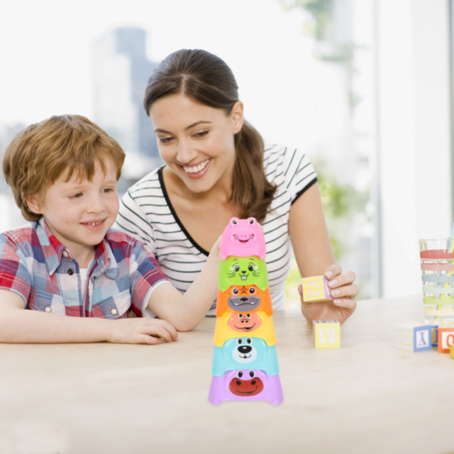 Piramidă Animale Colorate – Set de Joacă Educațional