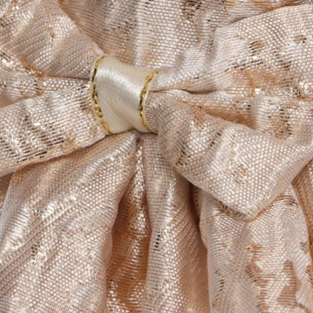 Păpușă Blondă Sennby Baby în Rochie Aurie Elegantă – 35 cm