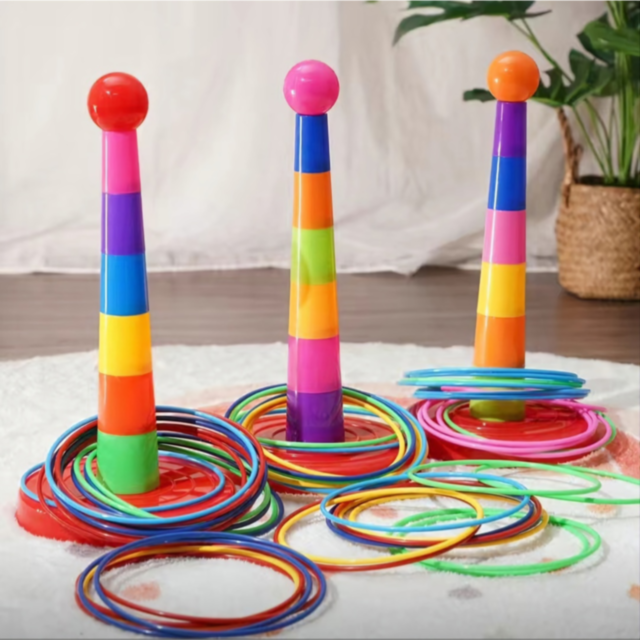Set de Aruncat Inele Colorate pe Stativ – Joc de Îndemânare și Distracție pentru Copii și Familie