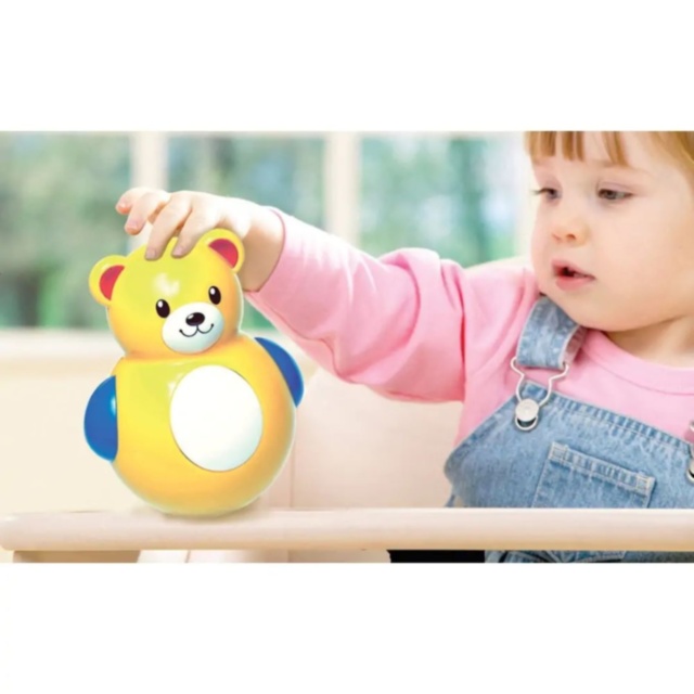 Jucărie interactivă bebe cu muzică și lumini (model aleatoriu)