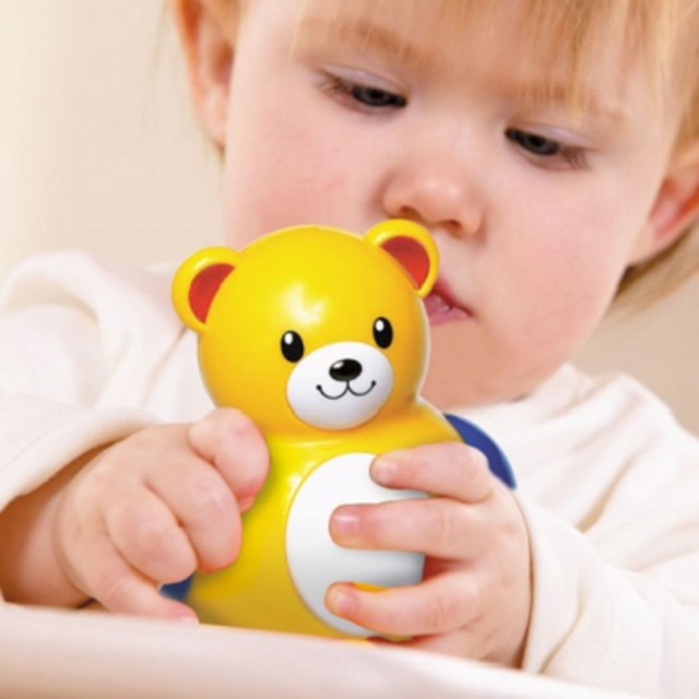 Jucărie interactivă bebe cu muzică și lumini (model aleatoriu)